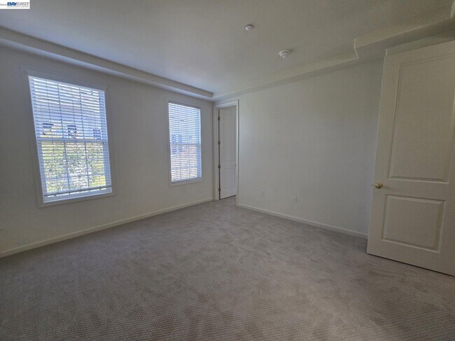 Building Photo - 3727 Whitworth Dr