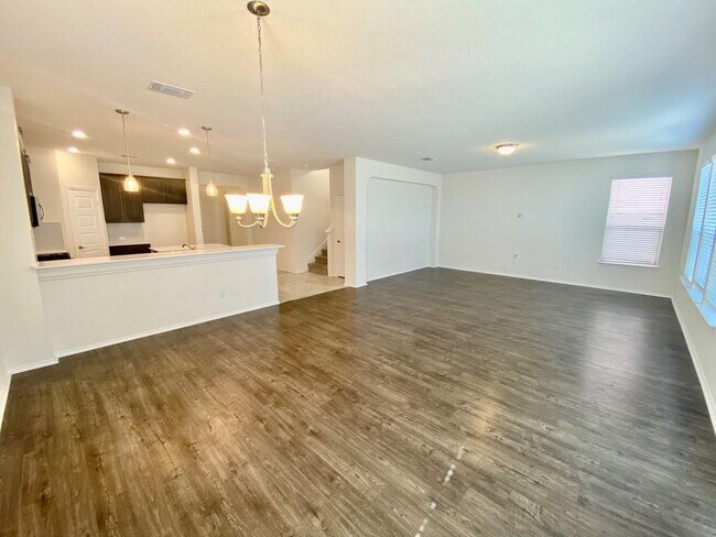 Building Photo - 1000 Danish Cove