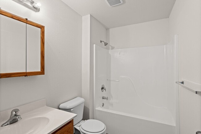 Building Photo - 701-703 Glenstone Dr.