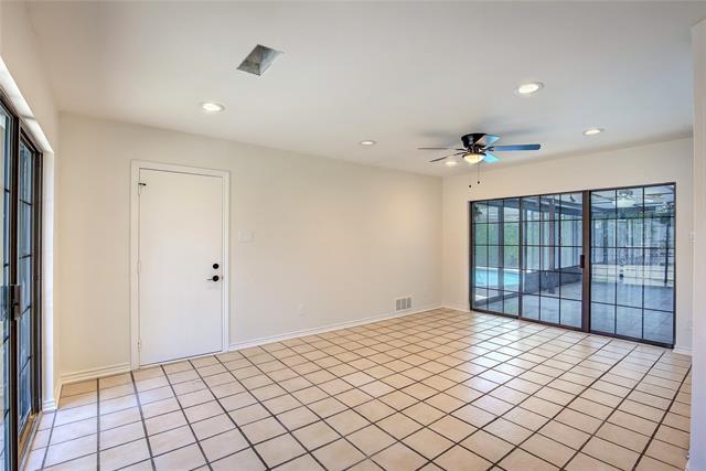 Building Photo - 307 Oakmont Dr