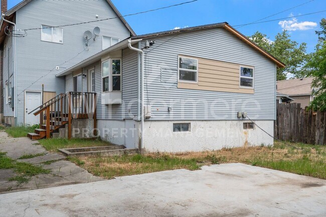 Building Photo - 1804 E Liberty Ave