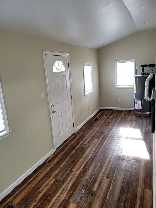 Building Photo - Charming 2-Bedroom Home in Norfolk