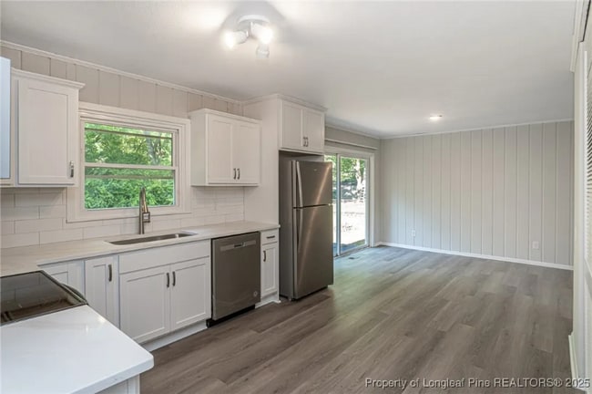 Building Photo - 675 Wiltshire Rd