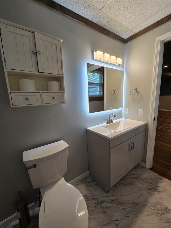 Building Photo - 9 Hepatica Ln