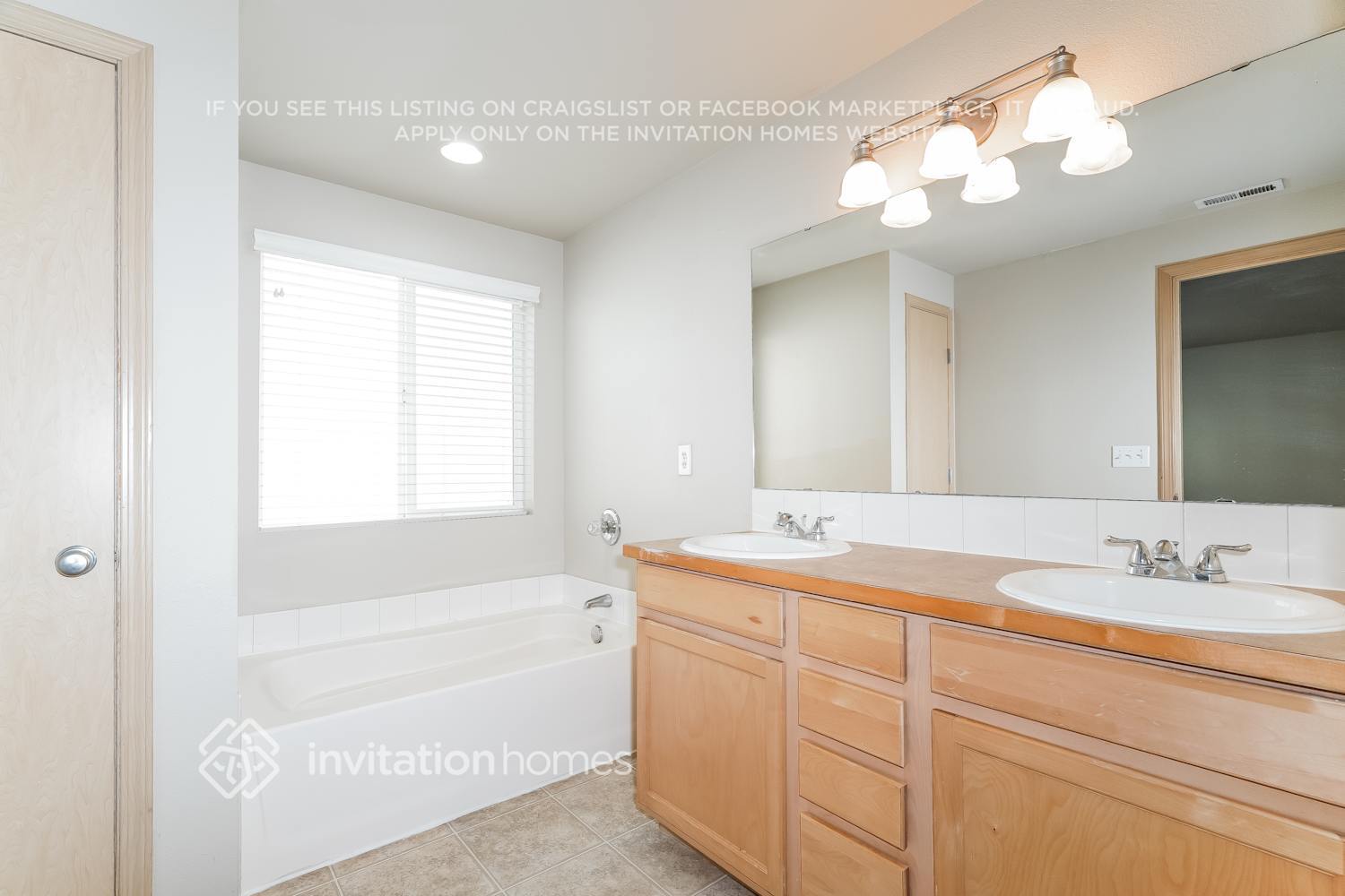 Building Photo - 17917 72nd Ave E