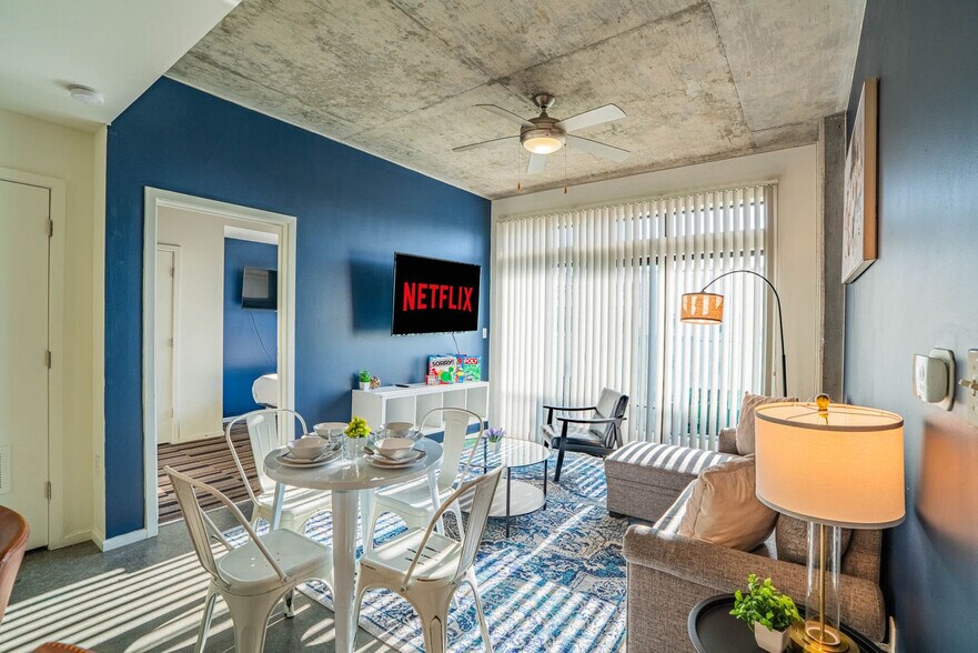 Building Photo - 333 E Roosevelt St