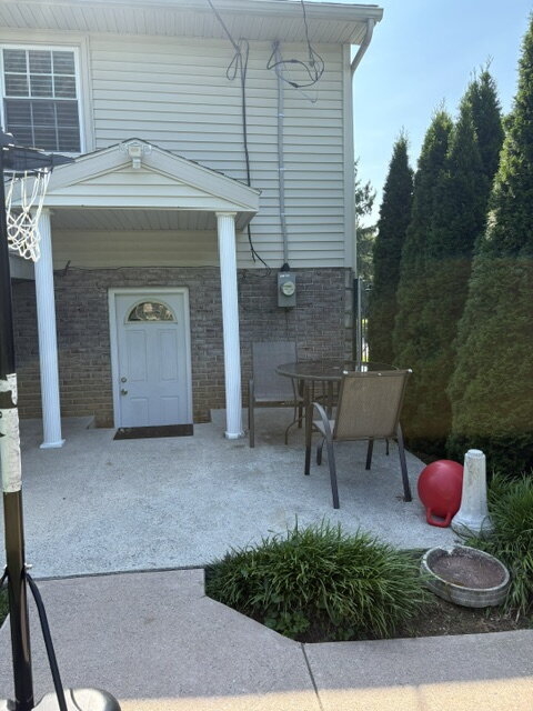 Building Photo - "Charming 4-Bedroom Lancaster Home with Granite Kitchen & Finished Basement Oasis!"