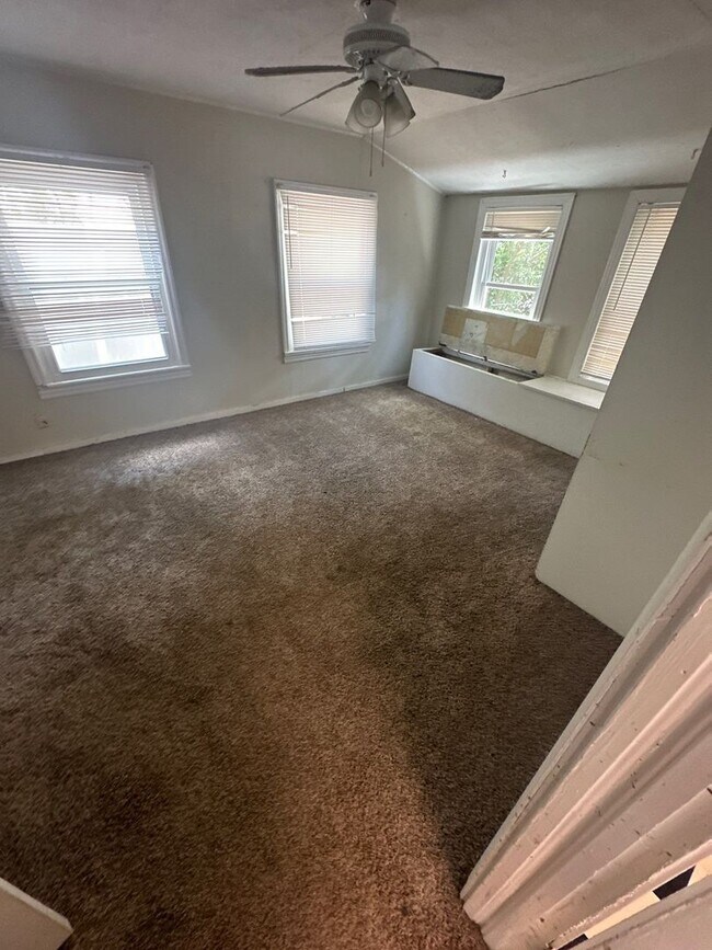 Building Photo - 100 Edwards St