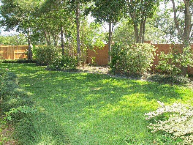 Building Photo - 2142 Morning Park Dr