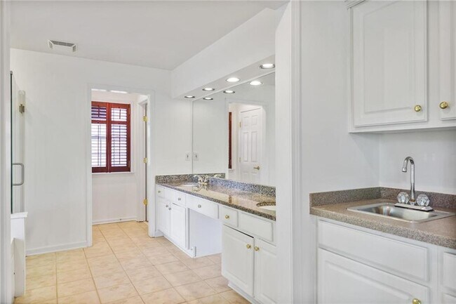 Building Photo - 2024 Wrights Mill Cir NE