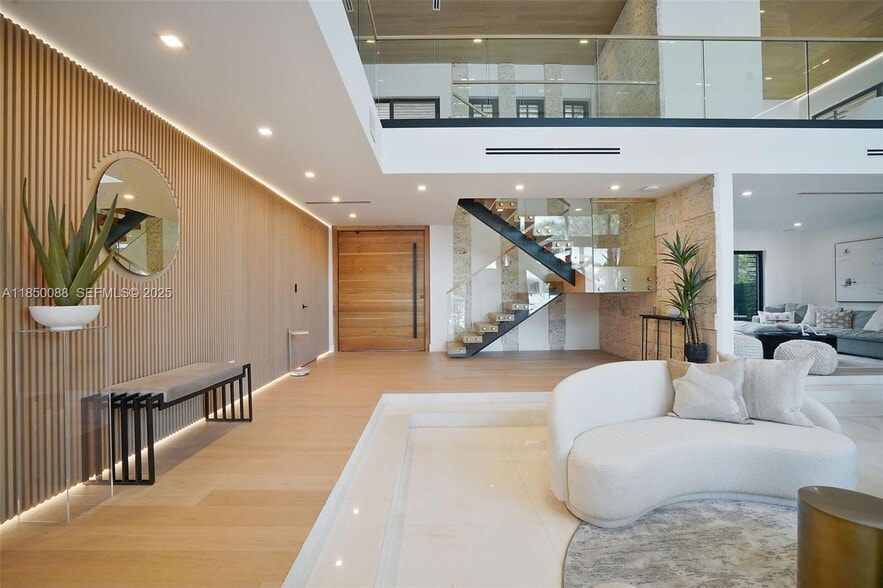 Building Photo - 3251 NE 164th St