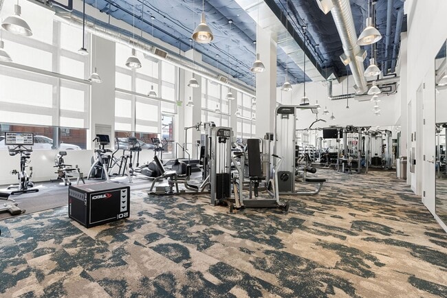Building Photo - Gorgeous 2 bed, 3 bath Condo w/ 2 Car Gara...
