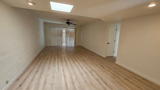 Building Photo - This is a must-see chic and updated townho...