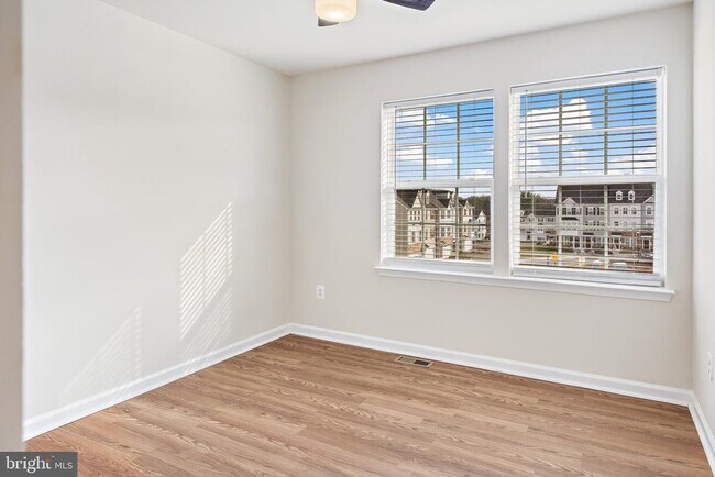 Building Photo - 1549 Wilmer Park Ln