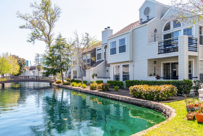 Building Photo - 513 Jibstay Ln