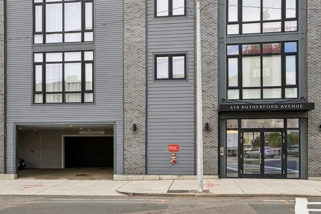 Building Photo - 610 Rutherford Ave