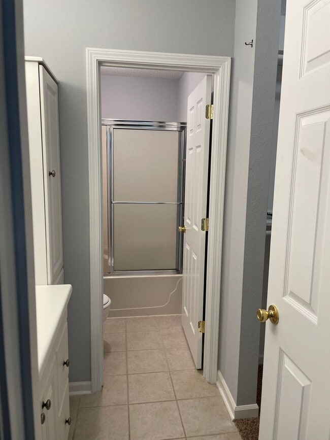 Building Photo - 2 bed, 2 bath South Columbia