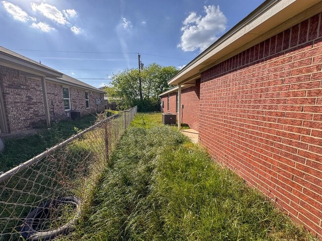 Building Photo - 4209 Thunder Creek Dr