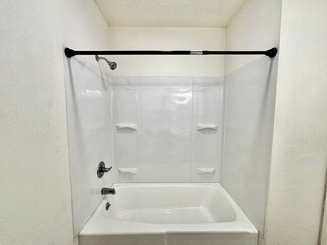 Building Photo - Pre-leasing for February - Updated 3 Bedroom 2 Bathroom Home