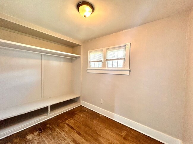 Building Photo - Three Bedroom Home in Muskegon