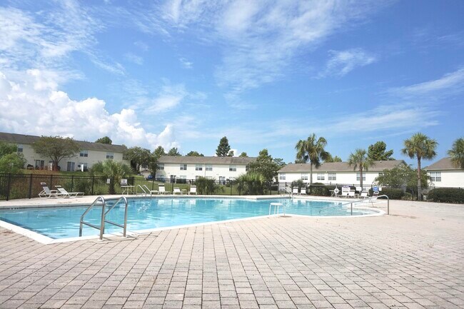 Building Photo - 765 Majestic Dr
