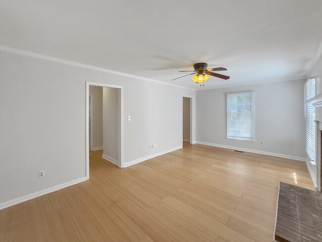 Building Photo - 312 Trappers Run Dr