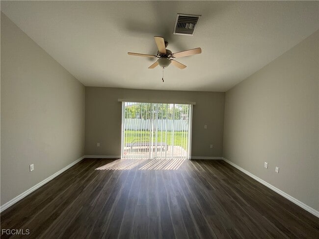 Building Photo - 2821 NW 6th Pl