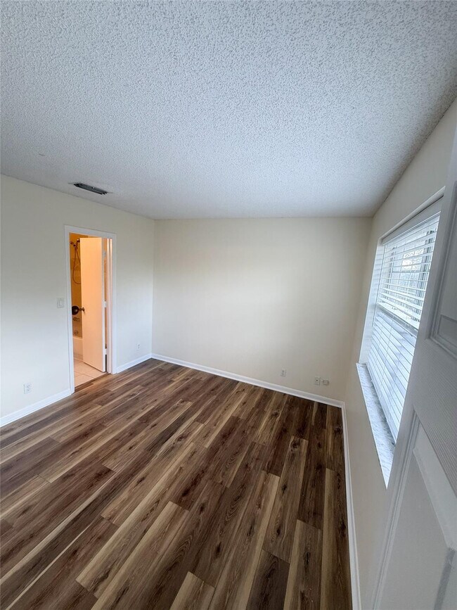 Building Photo - 11474 NW 42nd St