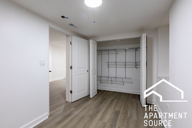 Building Photo - 1841 N Kedzie Ave