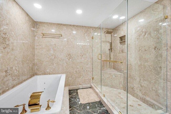 Building Photo - 10904 Gainsborough Rd