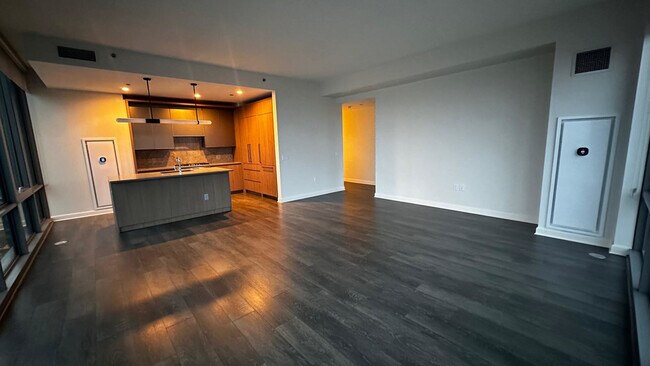 Building Photo - 164 N Peoria St