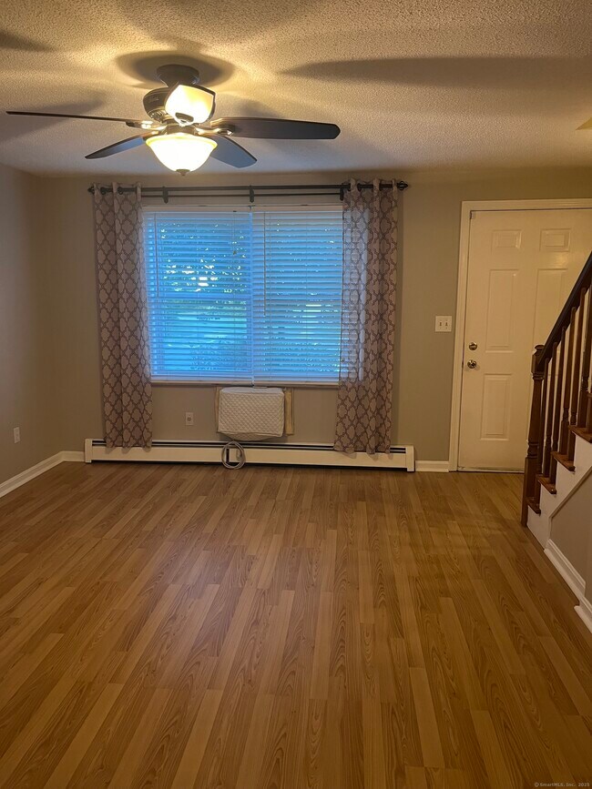 Building Photo - 67 Brentwood Dr