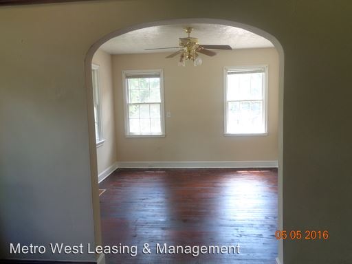 Building Photo - 810 N Park St