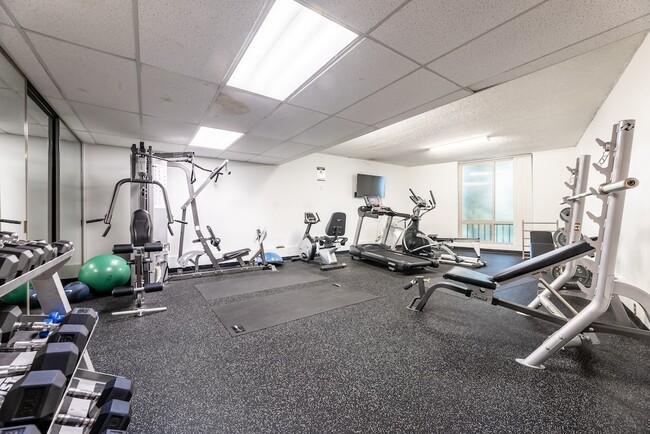 Well equipped gym - 809 S Bundy Dr