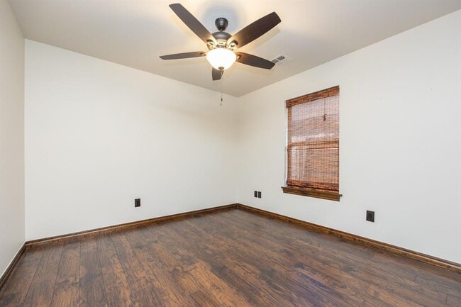 Building Photo - 18121 Haslemere Ln