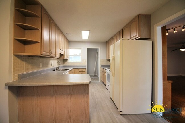 Building Photo - Stunning 4 Bedroom Home in Fort Walton Beach