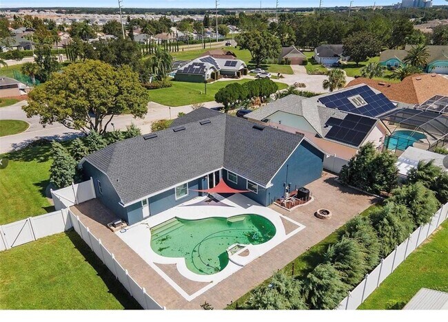 Building Photo - 5517 Loma Vista Dr E