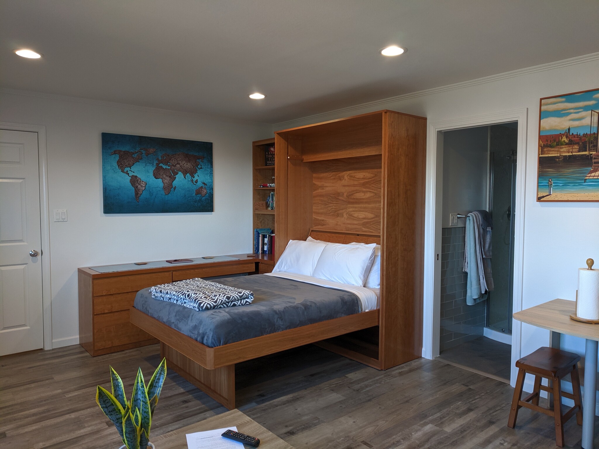 Murphy bed - 182 Ardendale Dr