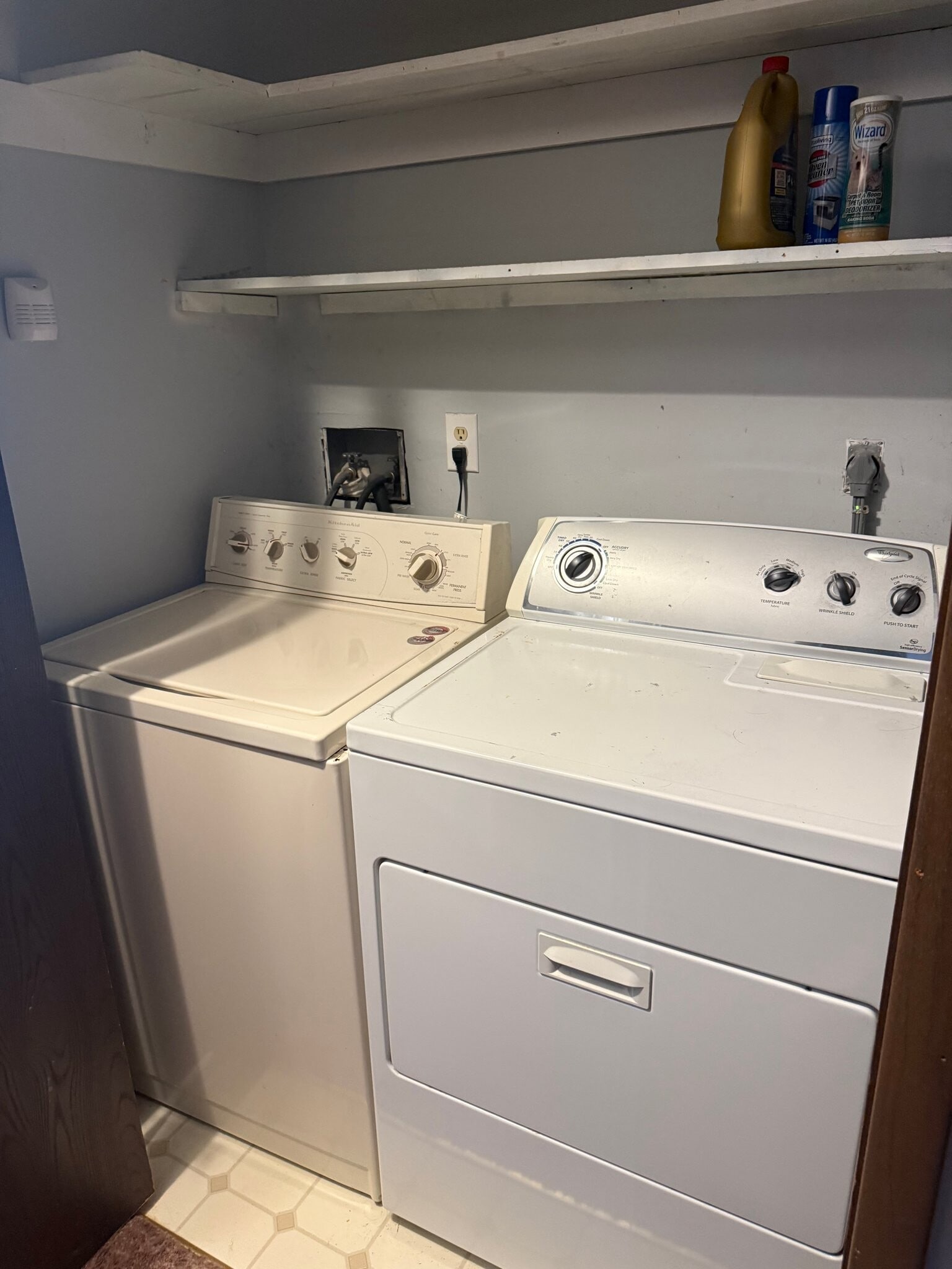 Building Photo - 202 E Broadway