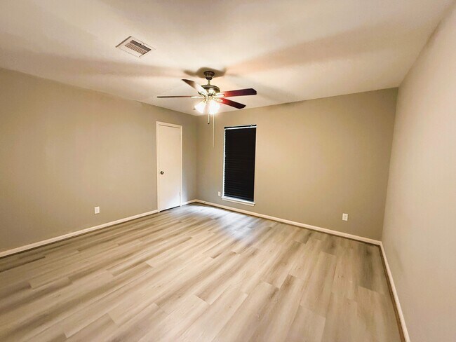 Building Photo - 8814 Stroud Dr