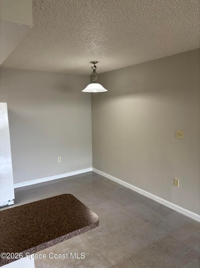 Building Photo - 800 N Fiske Blvd