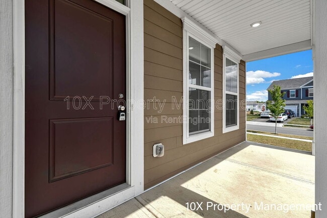 Building Photo - 592 Courtright Dr