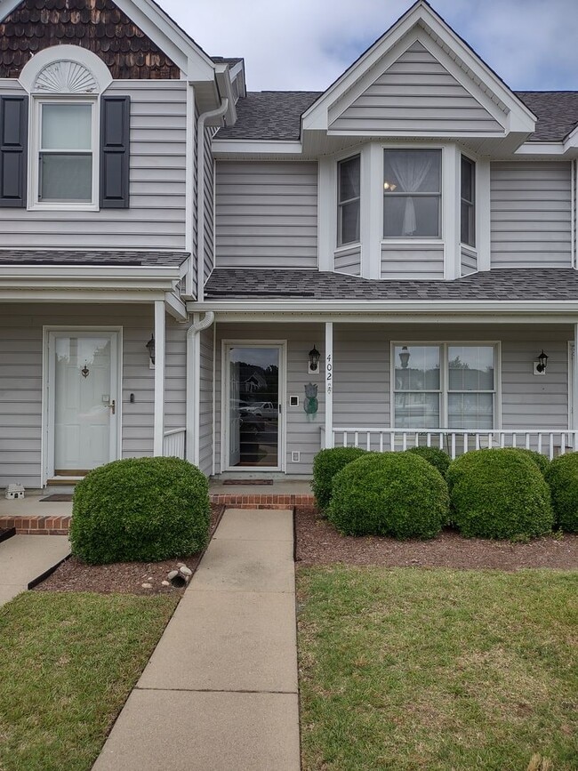 Building Photo - Adorable Two Bedroom Two Bath Condo - Just...