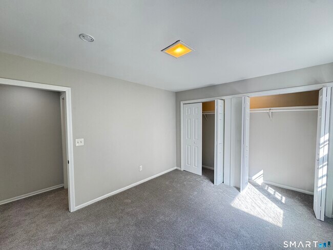 Building Photo - 137 Middletown Ave