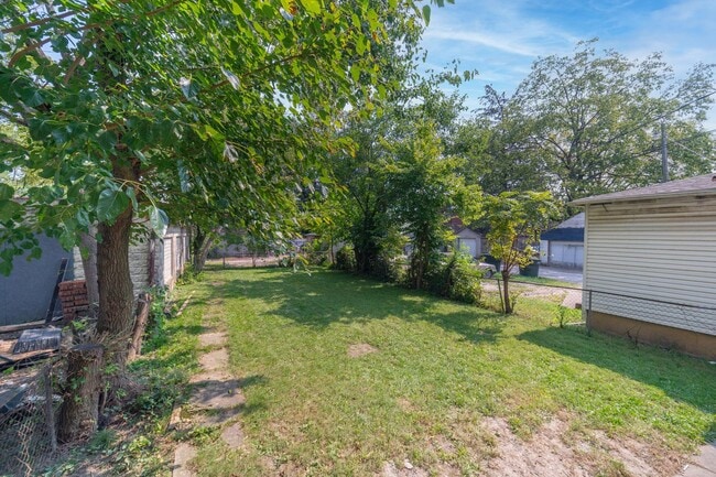 Building Photo - 810 Miller Ave