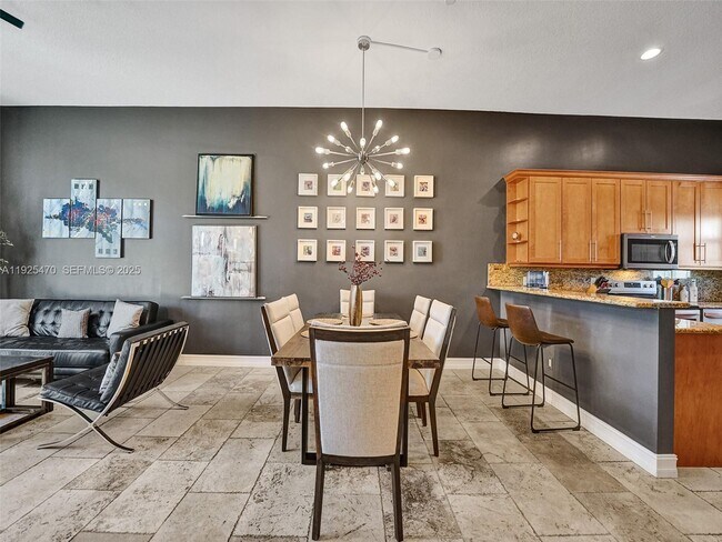 Building Photo - 2356 Wilton Dr