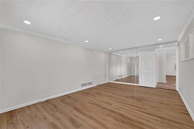 Building Photo - 1714 S Johnson Ferry Rd NE