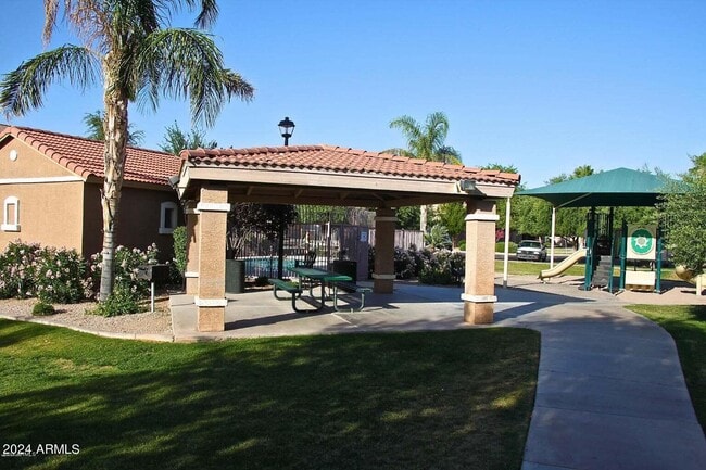 Building Photo - 1918 E Harrison St