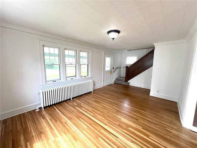 Building Photo - 715 2nd St NW