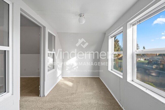 Building Photo - **Half off Full 1st Month's Rent** Beautiful 4-Bedroom Home In The Garland District